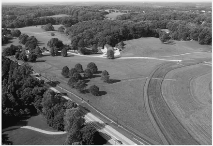 Figure 6.1: One way to think of descriptive vs predictive models