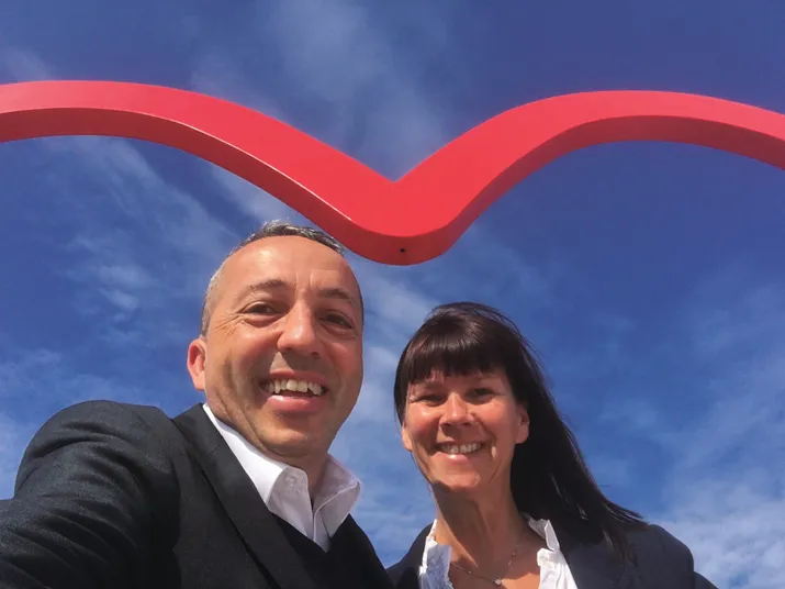 Nella foto l'autore e sua moglie