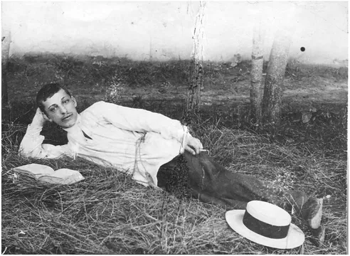 FIG. 1.1. David Bergelson, Okhrimovo, near Uman, around 1905