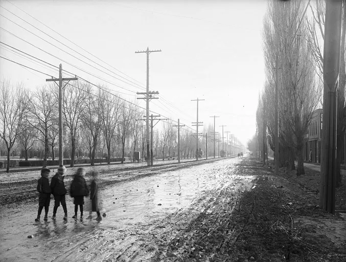 Figure 1.1 State Street, Salt Lake City, ca. 1907.