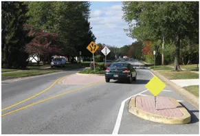 Figure 1-2. Successful Chicanelike Device on an 18,000 vpd Collector Road (Newark, Del.)