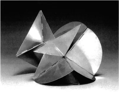 Fig. 1. Lygia Clark, Bicho (1960/1962) Articulated aluminium segments 17 X 38 X 26 cm (variable dimensions) Malba/Colección Costantini, Buenos Aires, Argentina Associação Cultural 'O Mundo de Lygia Clark'