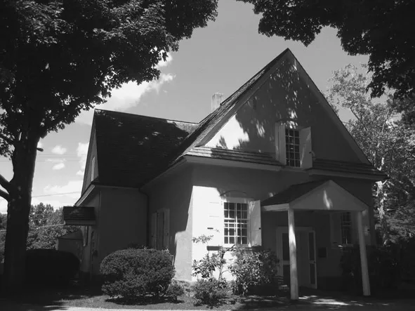 Figure 1.1 Merion Friends Meetinghouse, front entrance Source: Photo courtesy of Keast & Hood