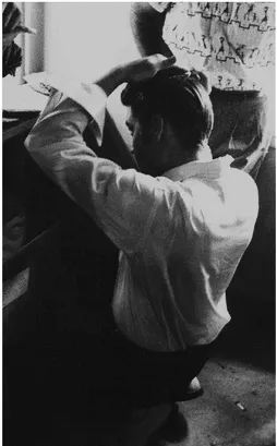 He found a way to distinguish himself in the hairstyles of the method actors, and in the loud and flamboyant clothing merchandized by Lansky Brothers on Beale Street. Collection of Ger Rijff.