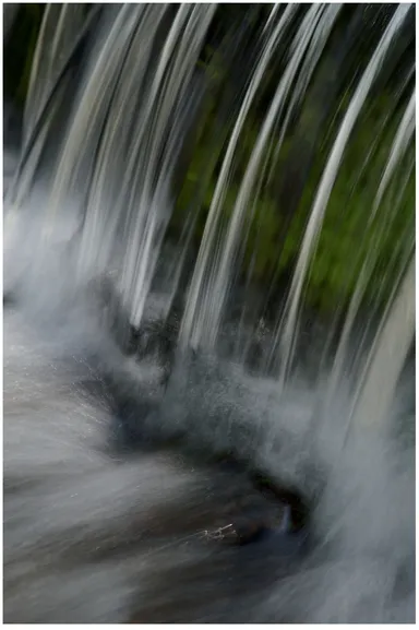 FIGURE 5 By focusing on what interests you about a scene and using your camera and lenses to emphasize that, you’ll get a better photo than if you just try to follow the traditional rules.