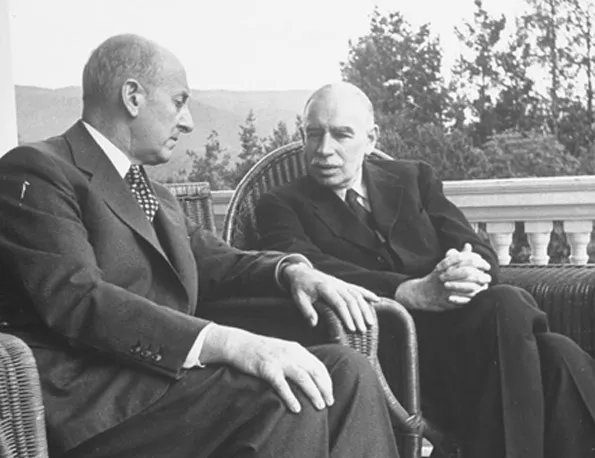FIGURE 1.1 John Maynard Keynes (right) and Henry Morgenthau, the US Treasury Secretary, at Bretton Woods Conference in 1944, to Lay the Foundation of the International Monetary System