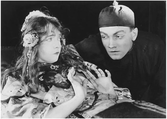 FIGURE 1.2 Lillian Gish (as Lucy) and Richard Barthelmess (as Yellow Man) in Broken Blossoms