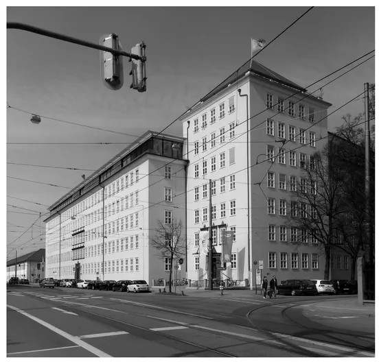 1.6 Raking view of Postal Direction Office [today the 'Art Deco Palais'], Munich, 1922–24, Robert Vorhoelzer. Photo: Randall Ott.