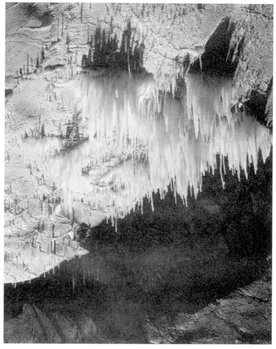 The massive cave complex at New Athos was discovered in 1961. There are nine galleries of stalactites and stalagmites, open to the public in a 'son et lumière' presentation