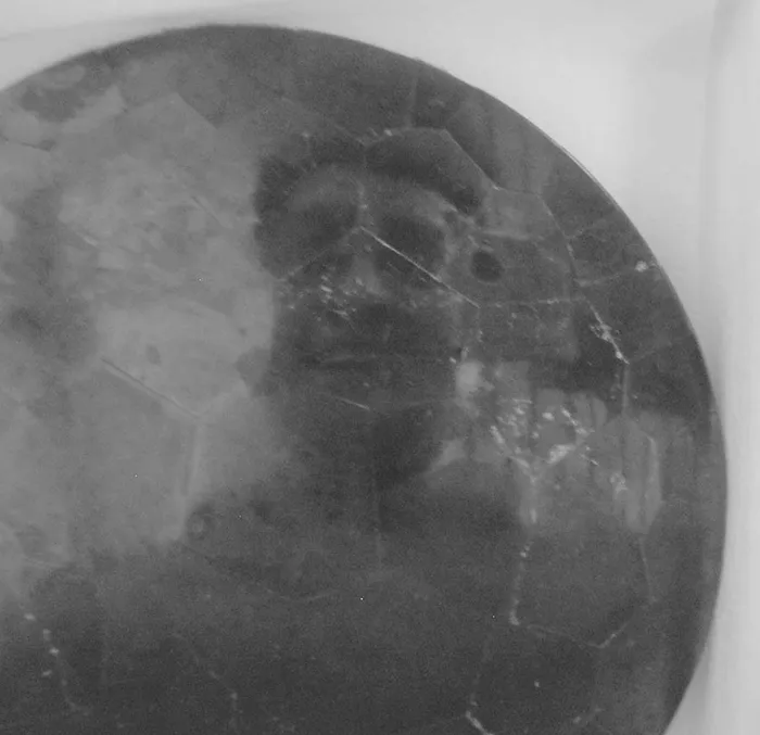 Reflection from the Bonampak pyrite mirror