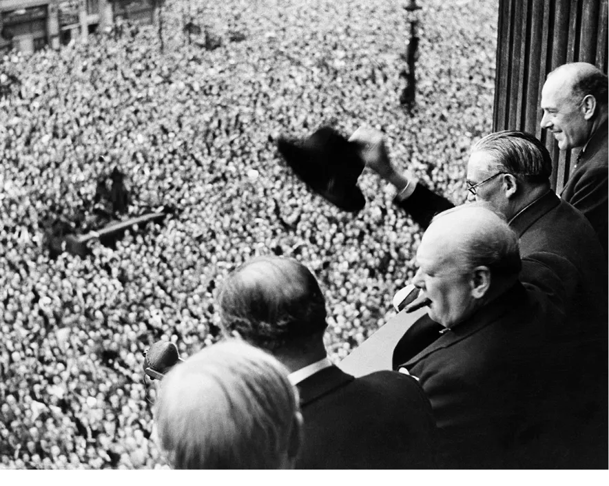 Winston Churchill celebraba el Día de la Victoria, 1945