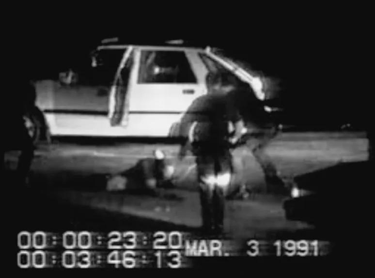 Figure 1.1 George Holliday’s amateur video captures Rodney King being beaten by police.