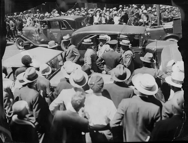 Capone arriving at the federal building