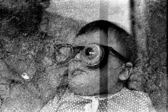 Macintosh HD:Users:beatriceluzi:Desktop:TOTEM:OPERE MOSTRA:RITRATTI DI FAMIGLIA:SU PANNELLO:Piccola su pannello 1.webp