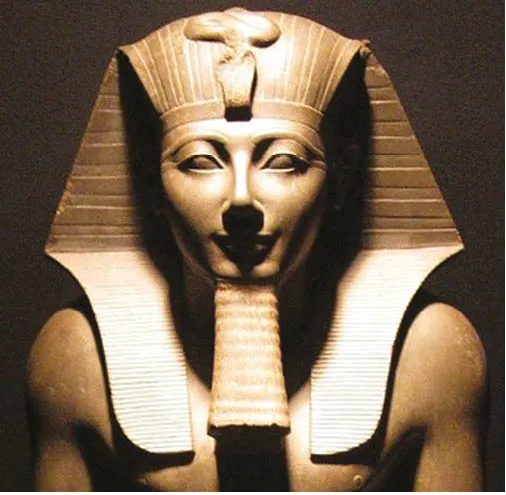 Figura%201_Busto%20de%20Tutmosis%20III%2c%20Museo%20de%20Luxor.tif
