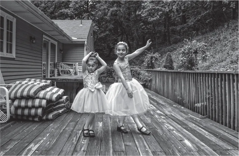 1. Alexa and Leah Von Essen. Holmdel, New Jersey, 2003.