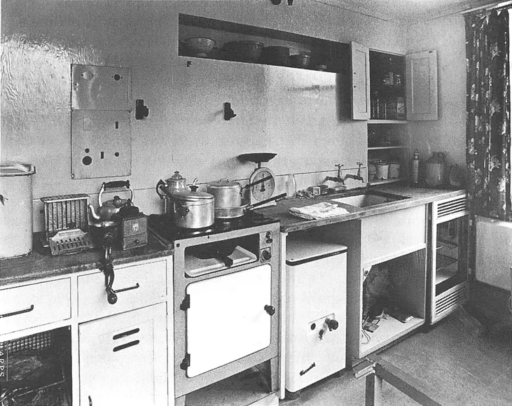 Figure 1.4. The kitchen of the Avoncroft Museum Arcon bungalow. (By courtesy of Avoncroft Museum of Buildings)