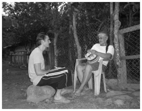 Image: 1.1. Dialogical performance: Interview with Doña BrĂgida GonzĂĄlez in San Josecito. Author photo.