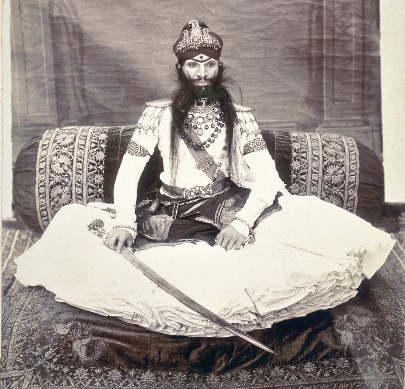Sua Altezza il maharaja Sir Raghubir Singhji Bahadur di Bundi (1900-1911 ca).