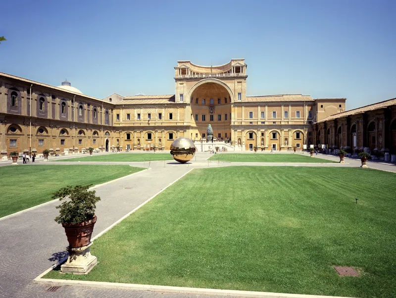 Cortile della Pigna. 