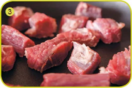 Ciotola di cialda con manzo, piselli e farro