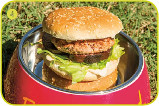 Cheeseburger con insalata e barbabietola