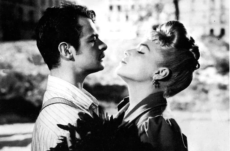 Simone Signoret e Serge Reggiani, interpreti del film Casque d’or di Jacques Becker (1952). (Foto © Mondadori Portfolio)