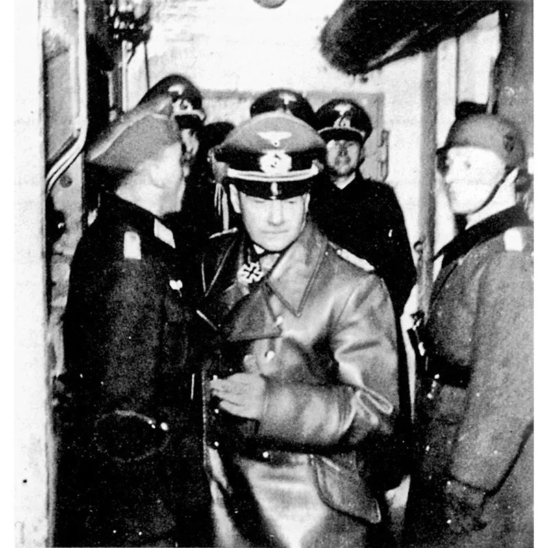 La Linea Sigfrido, 14 gennaio 1940: il generale von Brauchtisch, Comandante in capo dell’esercito tedesco, in un giro di ispezione.