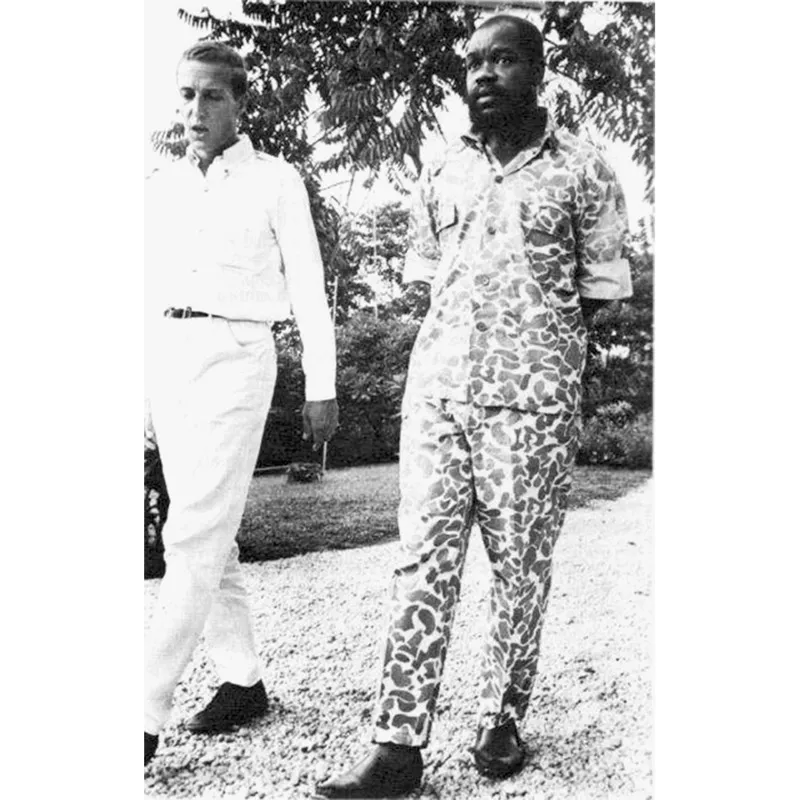 Io ero con Ojukwu quando i suoi soldati avanzarono senza incontrare resistenza sul ponte di Onitsha…