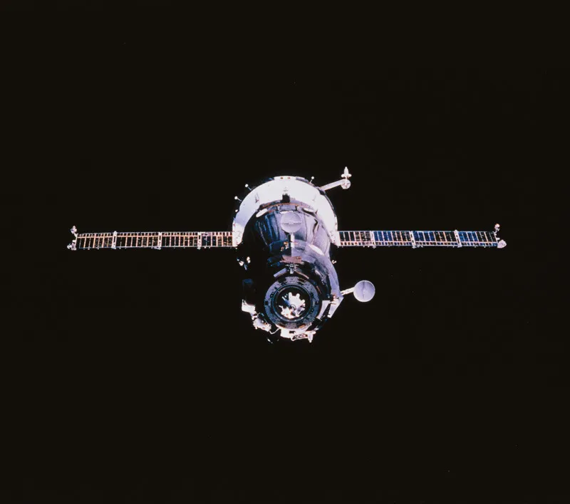 Vista della navetta russa Soyuz, fotografata dallo Space Shuttle statunitense. © NASA/SCIENCE PHOTO LIBRARY