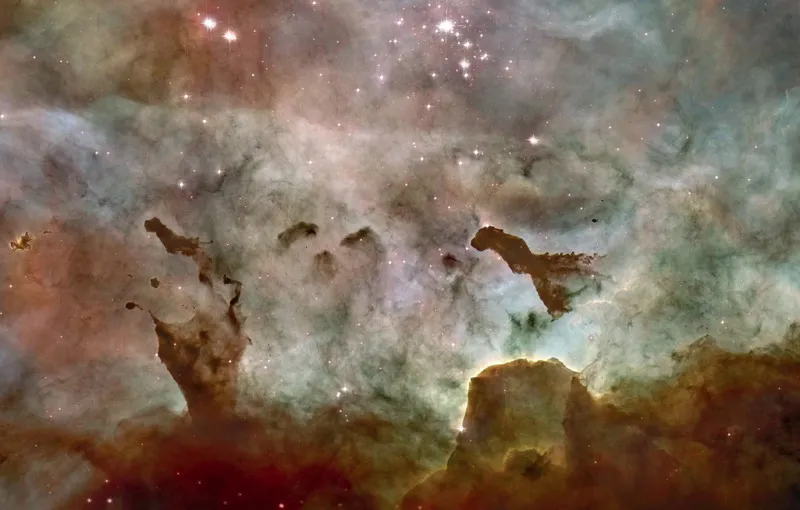 Sculture cosmiche in ghiaccio nella nebulosa della Carena. © NASA, ESA, N. Smith (U. California, Berkeley) et al., and The Hubble Heritage Team (STScI/AURA).