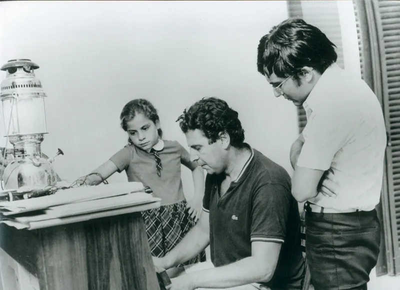 Corinto, 1968, con Mikis Theodorakis e sua figlia. (© Rino Petrosino)