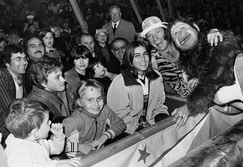 Milano, 1981, al circo Orfei con tutta la famiglia. (© Giornalfoto/Studio Begotti)