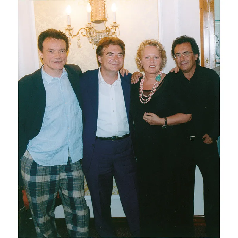 Verona, 1999, io con Massimo Ranieri, Paolo Limiti e Katia Ricciarelli, in occasione di uno spettacolo televisivo all’Arena. (© Archivio Al Bano Carrisi Production)