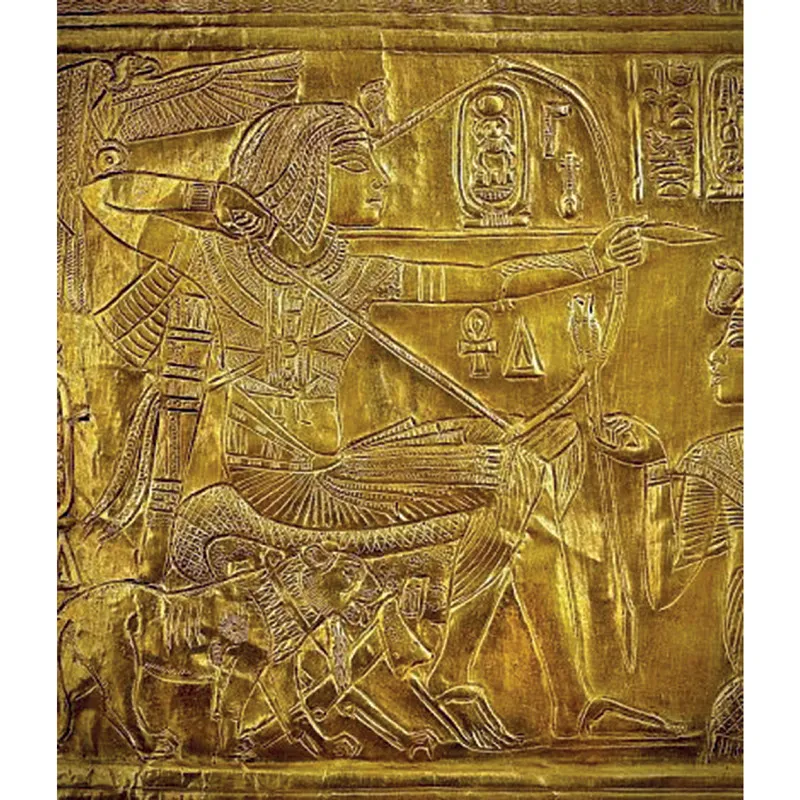 Nell’incisione Tutankhamon è ritratto mentre tende l’arco da seduto. In effetti la Tac a cui è stato sottoposto ha rivelato che era claudicante.