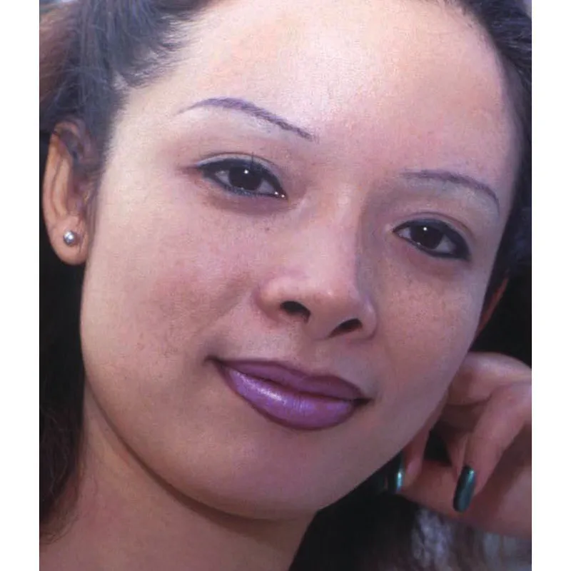 Spesso le donne orientali ricorrono alla rimozione chirurgica della “plica mongolica” per ottenere un aspetto più occidentale. © Rex Features/Richard Jones