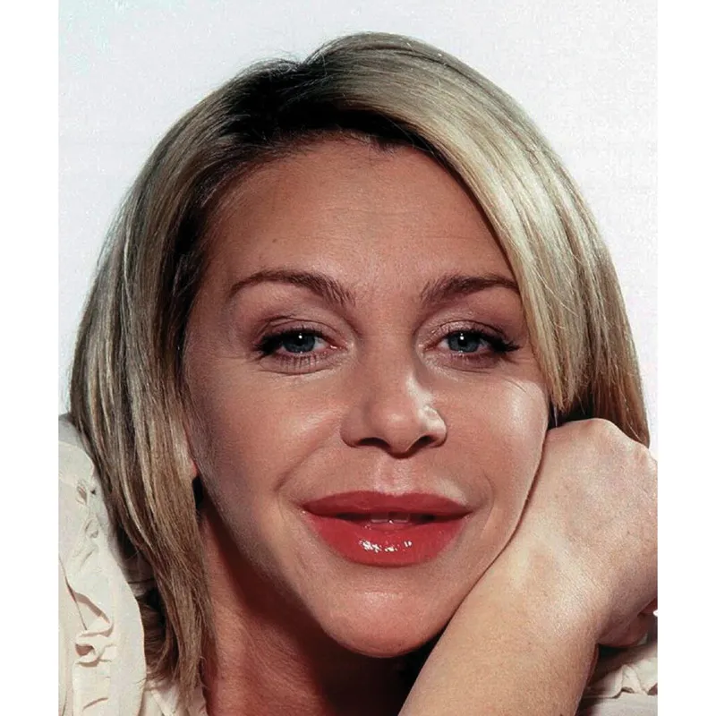 Nella società occidentale una recente moda ha spinto alcune donne a sottoporsi a dolorosi interventi di chirurgia estetica per rendere più carnose le labbra, ottenendo talvolta quelle che sono state cinicamente definite “labbra a canotto”. © Rex Features