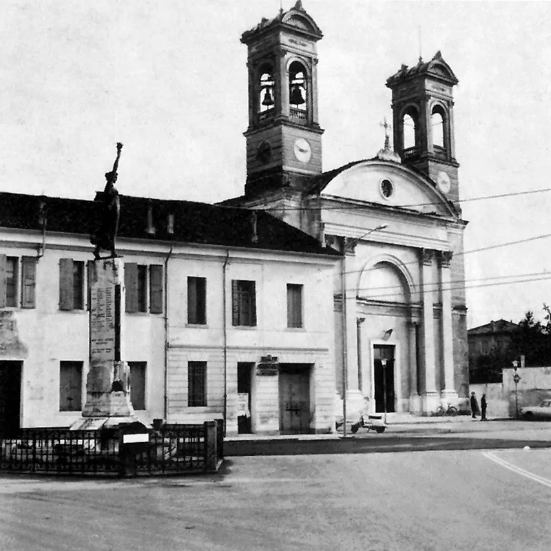 La piazza della Chiesa a Casarsa