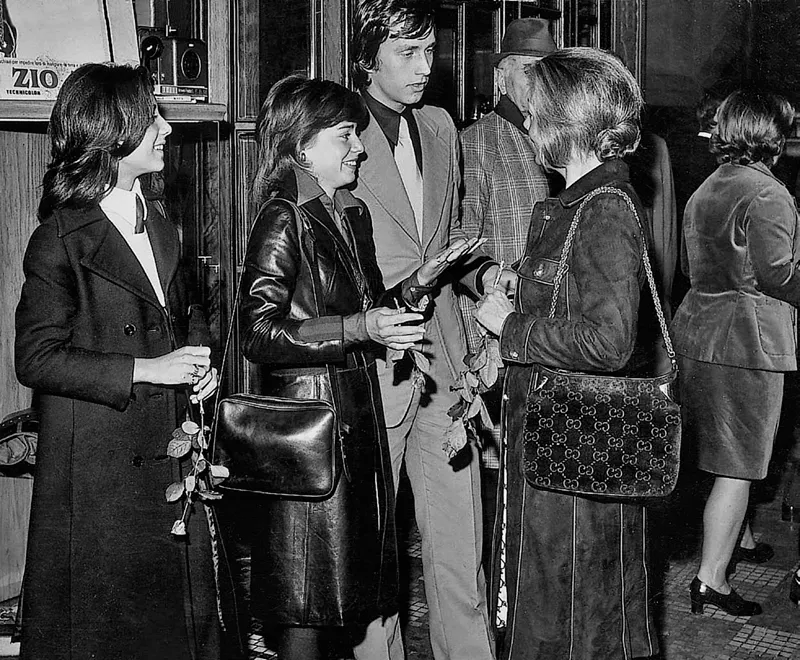 Io, mia madre Yvonne, mia sorella Elisabetta e mio cugino Maurizio all’evento del film di Rodolfo Gucci, Il cinema nella mia vita, presso il cinema Odeon di Firenze, novembre 1971.