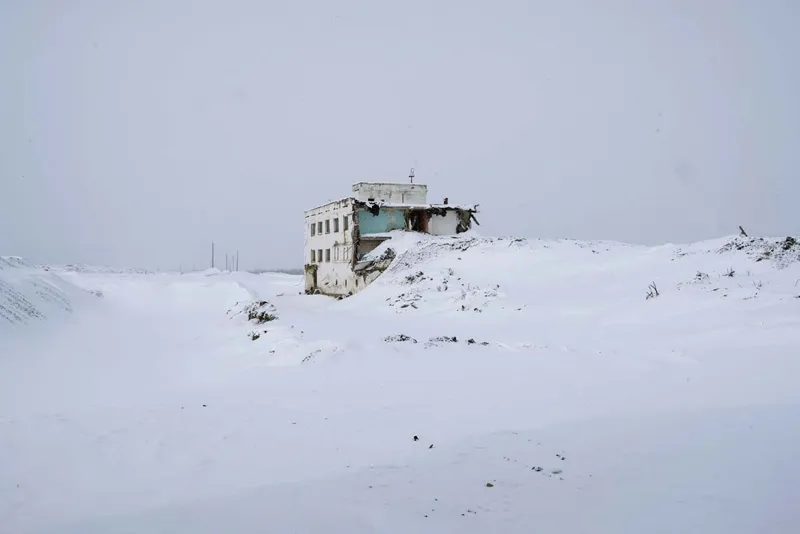 Edifici abbandonati lungo la strada per Maldjak e Burkhandja.