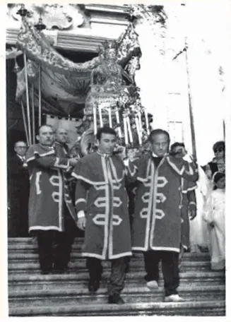 Il 13 luglio si svolge la processione di Santa Trofimena, patrona di Minori, raffigurata nel bassorilievo
