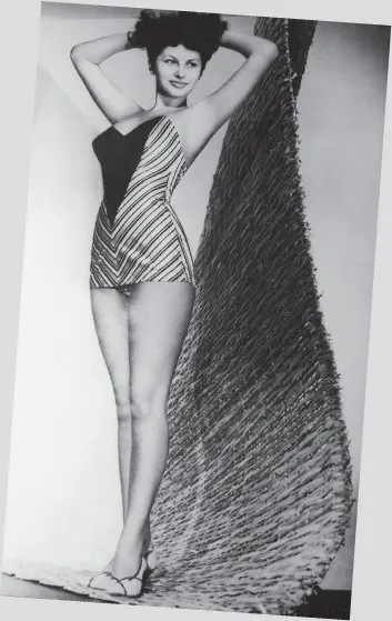 La mia prima foto in costume da bagno, quando avevo quattordici anni.