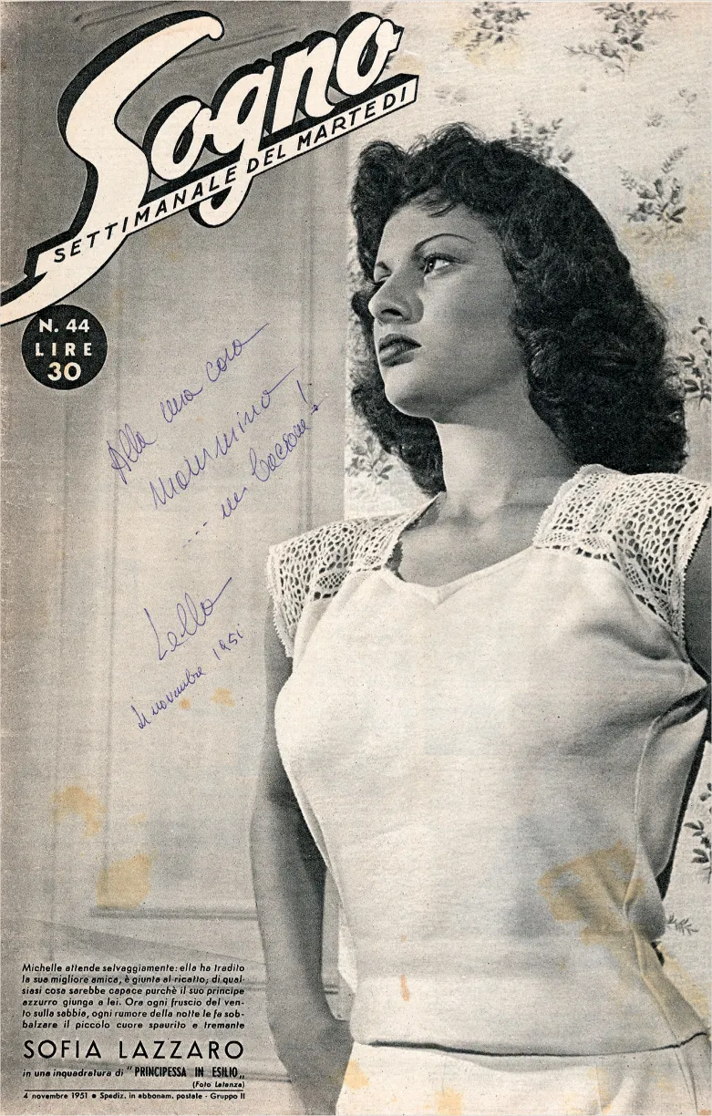 Una copia di «Sogno» del 4 novembre 1951 che dedicai a mammina. Allora mi attribuirono lo pseudonimo Sofia Lazzaro. All’interno, una puntata di Principessa in esilio in cui interpretavo Michelle Dumas, «un tipo di ragazza selvaggia e scontrosa» che cerca di conquistare il bel principe Rojo.