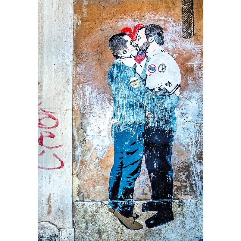 AMOR POPULI O IL BACIO DI GOVERNO TvBoy, poster 2018, Roma Valentino Bonacquisti Questo “bacio” ha provocato un terremoto mediatico: è stato prima oscurato con dei cartoni e subito dopo rimosso dagli operatori del decoro del Comune di Roma. L’opera, elaborata con la tecnica del paste-up su plotter (poster) colorati di grandi dimensioni, era stata realizzata in studio a mano con colori acrilici e poi affissa con colla di farina, tecnica usata spesso da TvBoy che gli consente di attaccare velocemente le sue creazioni.