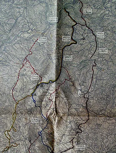 Foto in bianco e nero. La descrizione è nella didascalia sottostante