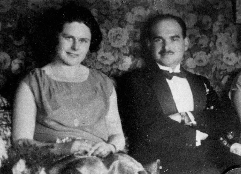 Wedding photo of my parents Eva Beck and Stefan Schanzer, 1926.